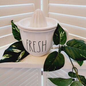 RAE DUNN NWOT LEMON JUICE SQUEEZER